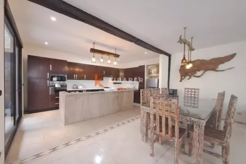 5 bedrooms Villa in Kerobokan, Badung, Indonesia No. 12567 9