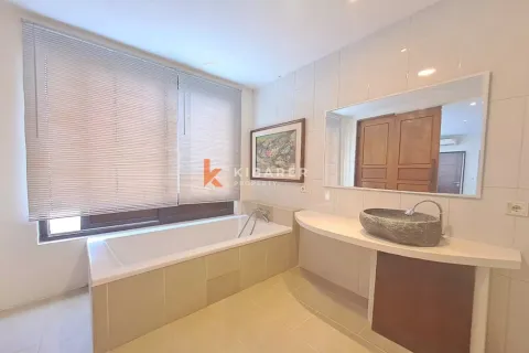 5 bedrooms Villa in Kerobokan, Badung, Indonesia No. 12567 25