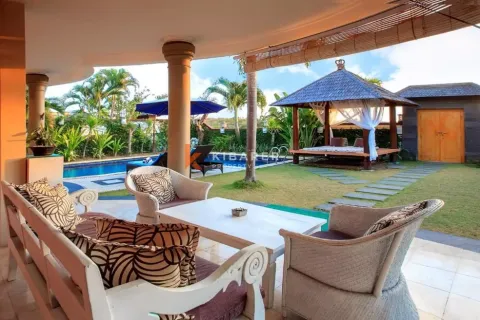 3 bedrooms Villa in Ungasan, Badung, Indonesia No. 12566 9