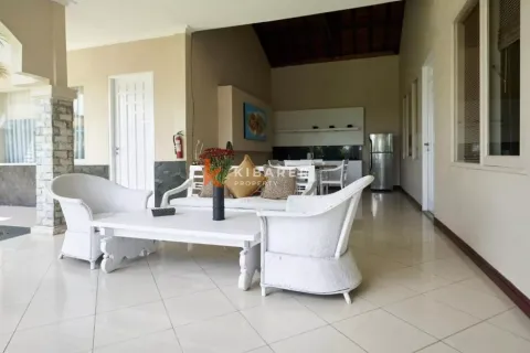 3 bedrooms Villa in Ungasan, Badung, Indonesia No. 12566 10