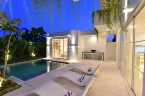 4 bedrooms Villa in Canggu, Badung, Indonesia No. 12569