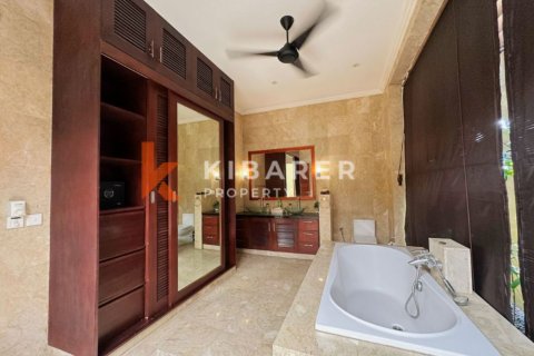 3 bedrooms Villa in Seminyak, Badung, Indonesia No. 12989 14