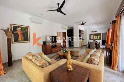 3 bedrooms Villa in Seminyak, Badung, Indonesia No. 12989 6