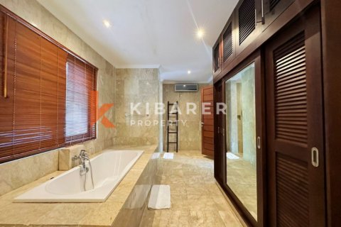3 bedrooms Villa in Seminyak, Badung, Indonesia No. 12989 25