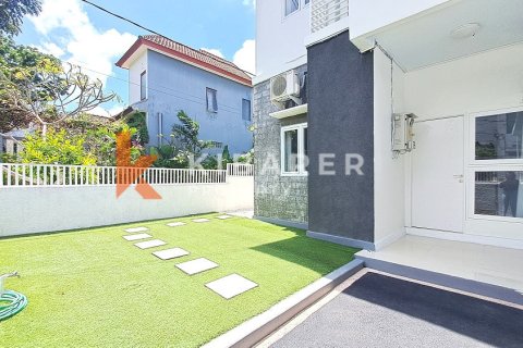 5 bedrooms Villa in Nusa Dua, Badung, Indonesia No. 12987 4