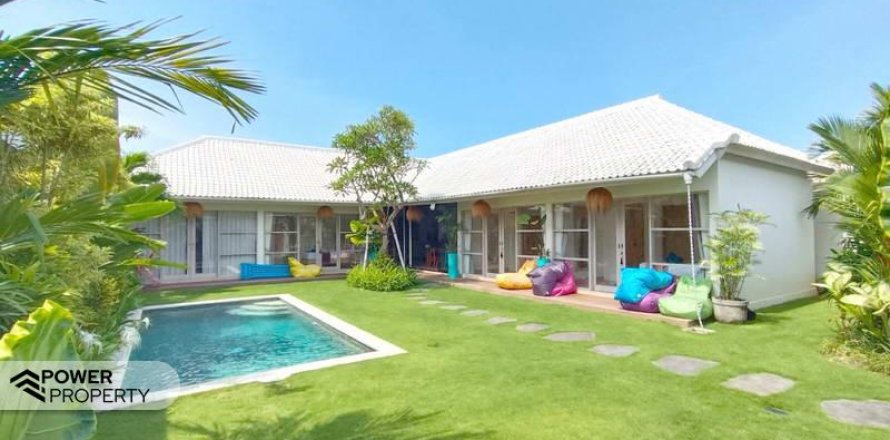 4 bedrooms Villa in Canggu, Badung,  No. 9303