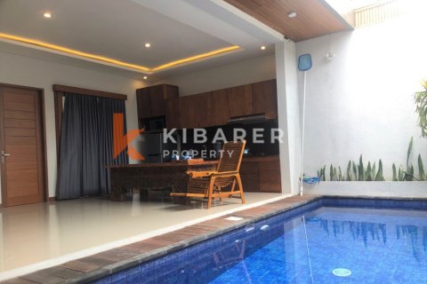 4 bedrooms Villa in Canggu, Badung, Indonesia No. 13027 7