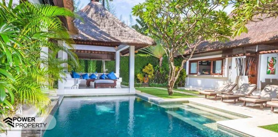 3 bedrooms Villa in Seminyak, Badung, No. 9383