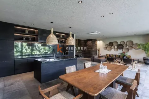 4 bedrooms Villa in Tibubeneng, Badung, Indonesia No. 12036 3