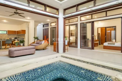 3 bedrooms Villa in Kerobokan, Badung, Indonesia No. 12039 2