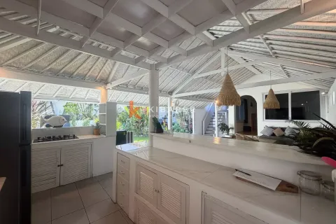 3 bedrooms Villa in Badung, Indonesia No. 11741 6