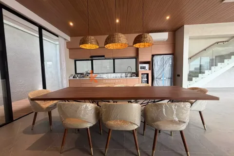 4 bedrooms Villa in Jimbaran, Badung, Indonesia No. 11744 25