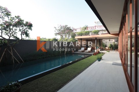4 bedrooms Villa in Jimbaran, Badung, Indonesia No. 11841 4