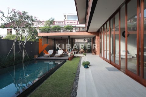4 bedrooms Villa in Jimbaran, Badung, Indonesia No. 11841 3