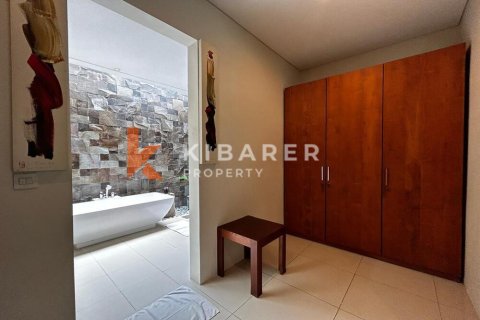 2 bedrooms Villa in Seminyak, Badung, Indonesia No. 11843 21
