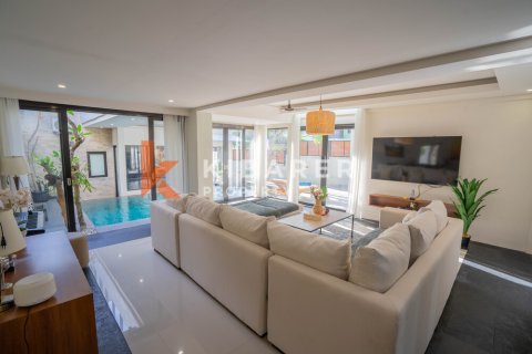 4 bedrooms Villa in Jimbaran, Badung, Indonesia No. 12727 7