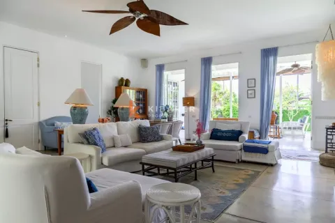3 bedrooms Villa in Canggu, Badung, Indonesia No. 12731 4