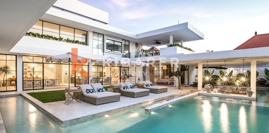5 bedrooms Villa in Tibubeneng, Badung, Indonesia No. 12339