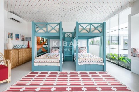 5 bedrooms Villa in Tibubeneng, Badung, Indonesia No. 12339 22