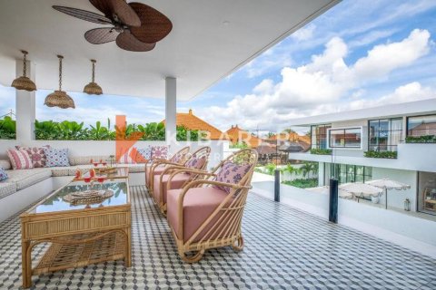 5 bedrooms Villa in Tibubeneng, Badung, Indonesia No. 12339 6