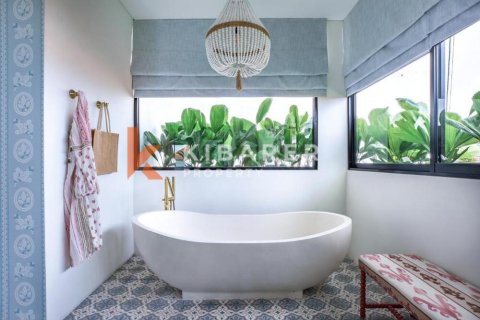 5 bedrooms Villa in Tibubeneng, Badung, Indonesia No. 12339 20