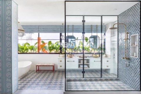 5 bedrooms Villa in Tibubeneng, Badung, Indonesia No. 12339 15