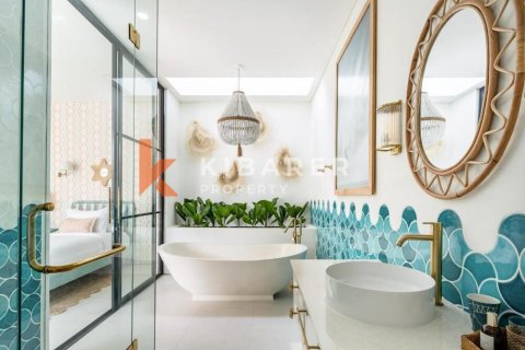 5 bedrooms Villa in Tibubeneng, Badung, Indonesia No. 12339 18
