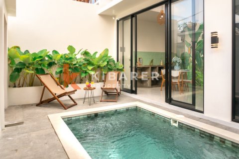 2 bedrooms Villa in Kerobokan, Badung, Indonesia No. 12386