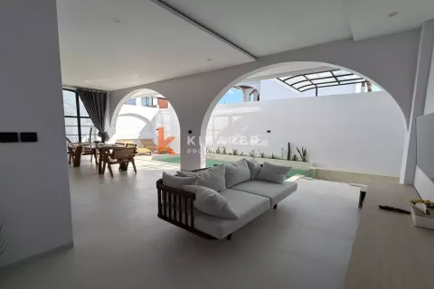 2 bedrooms Villa in Kuta, Badung, Indonesia No. 12387 11