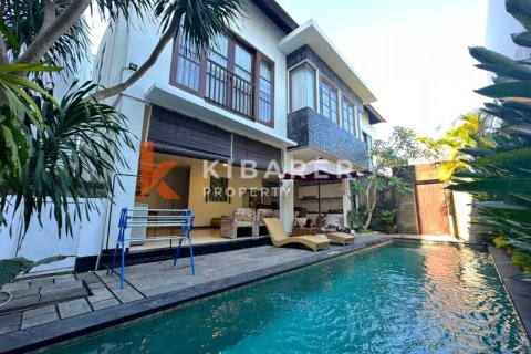 3 bedrooms Villa in Jimbaran, Badung, Indonesia No. 13062 2
