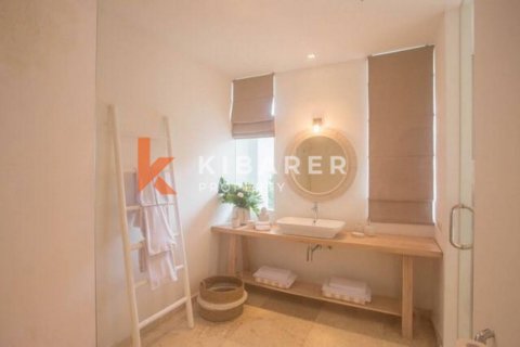 3 bedrooms Villa in Tibubeneng, Badung, Indonesia No. 12438 6