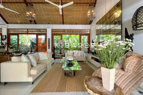 3 bedrooms Villa in Canggu, Badung, Indonesia No. 12436 4