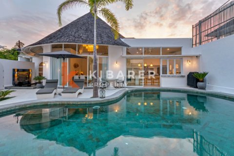 3 bedrooms Villa in Tibubeneng, Badung, Indonesia No. 12434 6