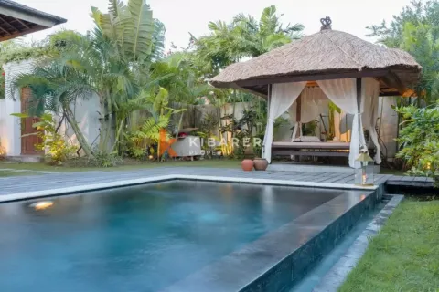 2 bedrooms Villa in Kerobokan, Badung, Indonesia No. 12440 5