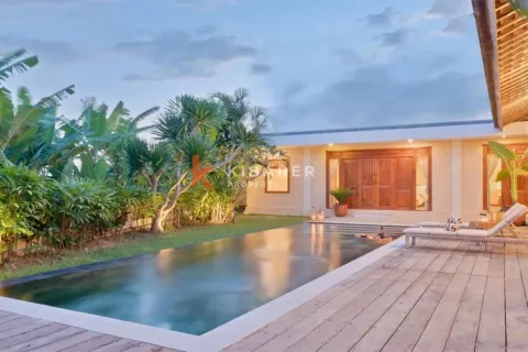 2 bedrooms Villa in Kerobokan, Badung, Indonesia No. 12440 6
