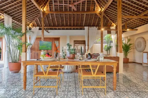 2 bedrooms Villa in Kerobokan, Badung, Indonesia No. 12440 11