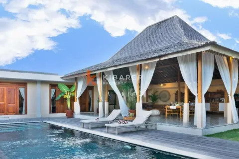 2 bedrooms Villa in Kerobokan, Badung, Indonesia No. 12440