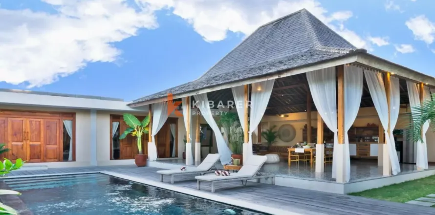 2 bedrooms Villa in Kerobokan, Badung, Indonesia No. 12440