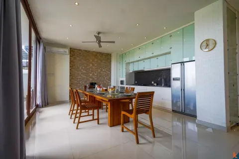 3 bedrooms Villa in Tibubeneng, Badung, Indonesia No. 10986 3