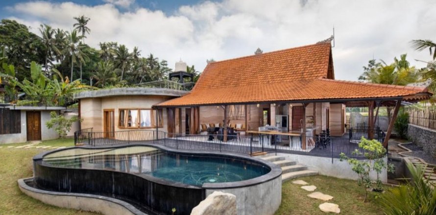 4 bedrooms Villa in Gianyar, Indonesia No. 10983