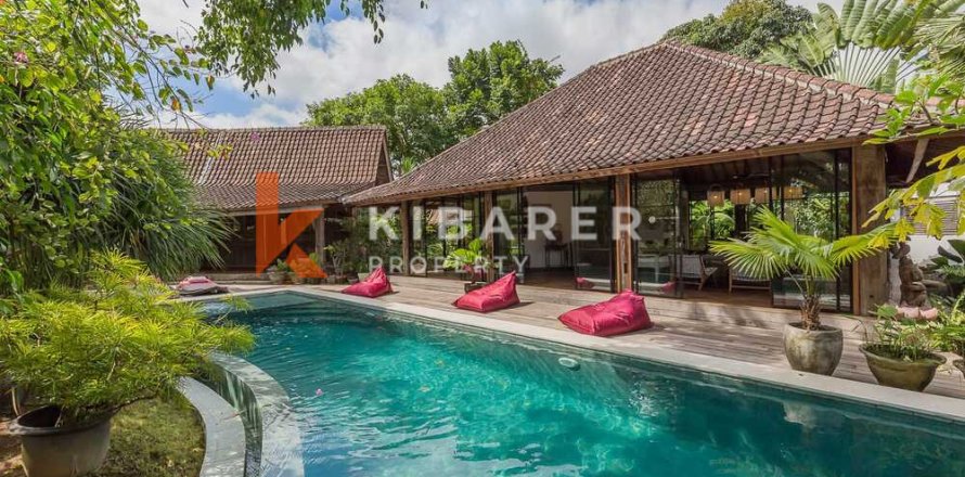 5 bedrooms Villa in Badung, Indonesia No. 12333