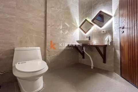 4 bedrooms Villa in South Kuta, Badung, Indonesia No. 12335 11