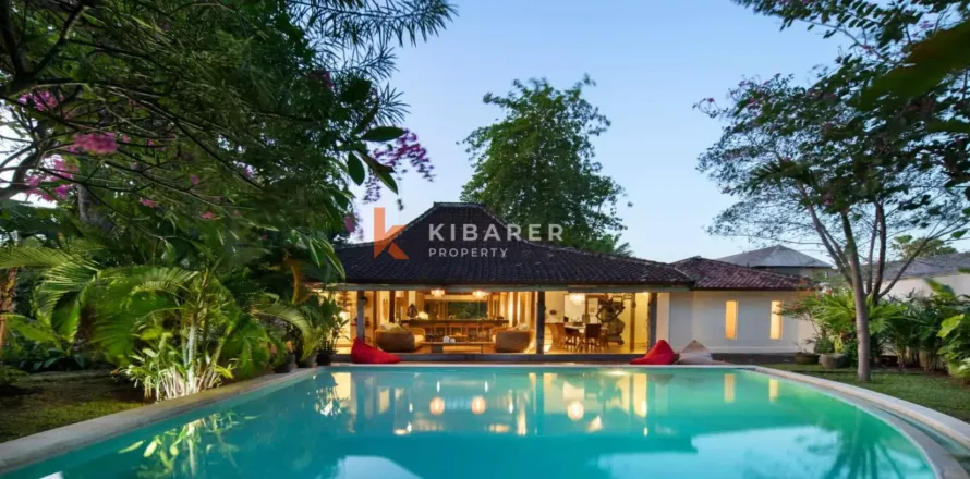 4 bedrooms Villa in Badung, Indonesia No. 12332