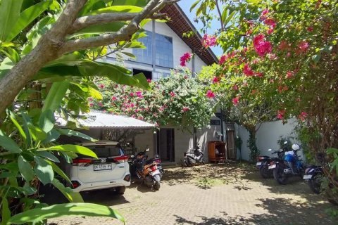 4 bedrooms Villa in Kerobokan, Badung, Indonesia No. 8860 3