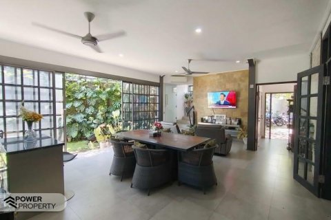 4 bedrooms Villa in Kerobokan, Badung, Indonesia No. 8860 24