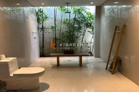 3 bedrooms Villa in Tibubeneng, Badung, Indonesia No. 11829 25