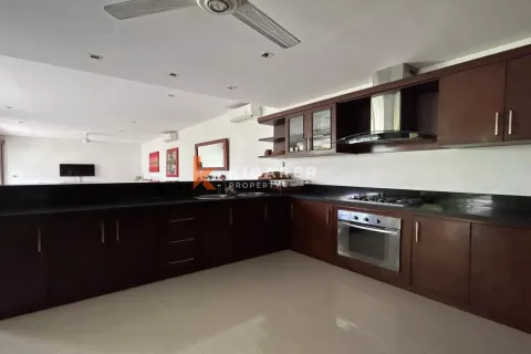3 bedrooms Villa in Tibubeneng, Badung, Indonesia No. 11829 9