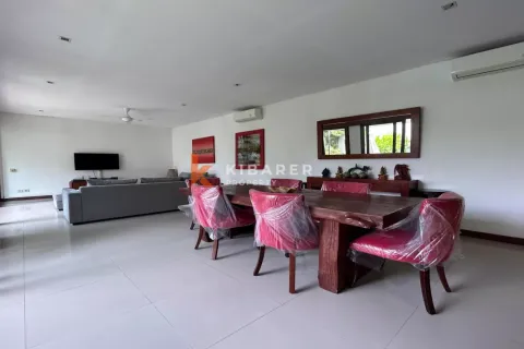 3 bedrooms Villa in Tibubeneng, Badung, Indonesia No. 11829 6