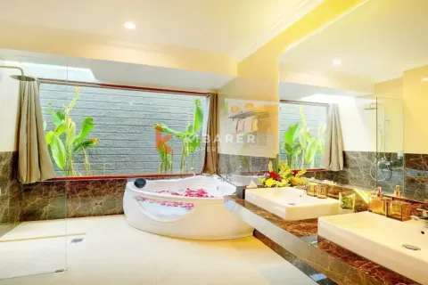 5 bedrooms Villa in Seminyak, Badung, Indonesia No. 12084 10