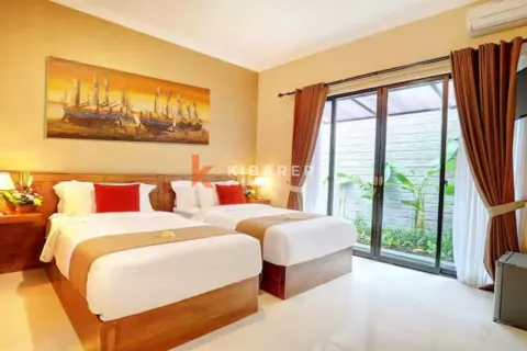 5 bedrooms Villa in Seminyak, Badung, Indonesia No. 12084 13